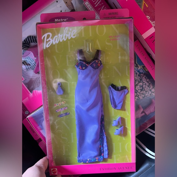 Barbie Other - Vintage Barbie Purple Nightwear Set with Accessories